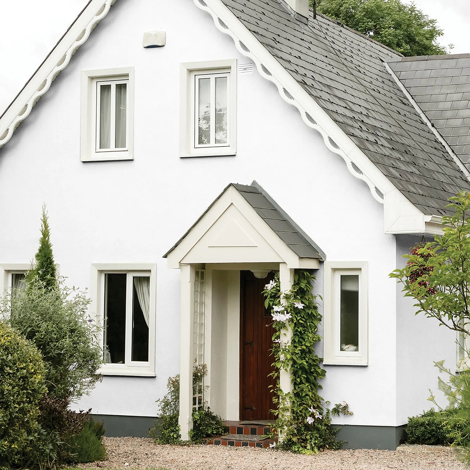 Sandtex® Ultra Smooth Masonry Paint Pure Brilliant White - 10L 2 Sandtex® Ultra Smooth Masonry Paint Pure Brilliant White - 10L - Image 2