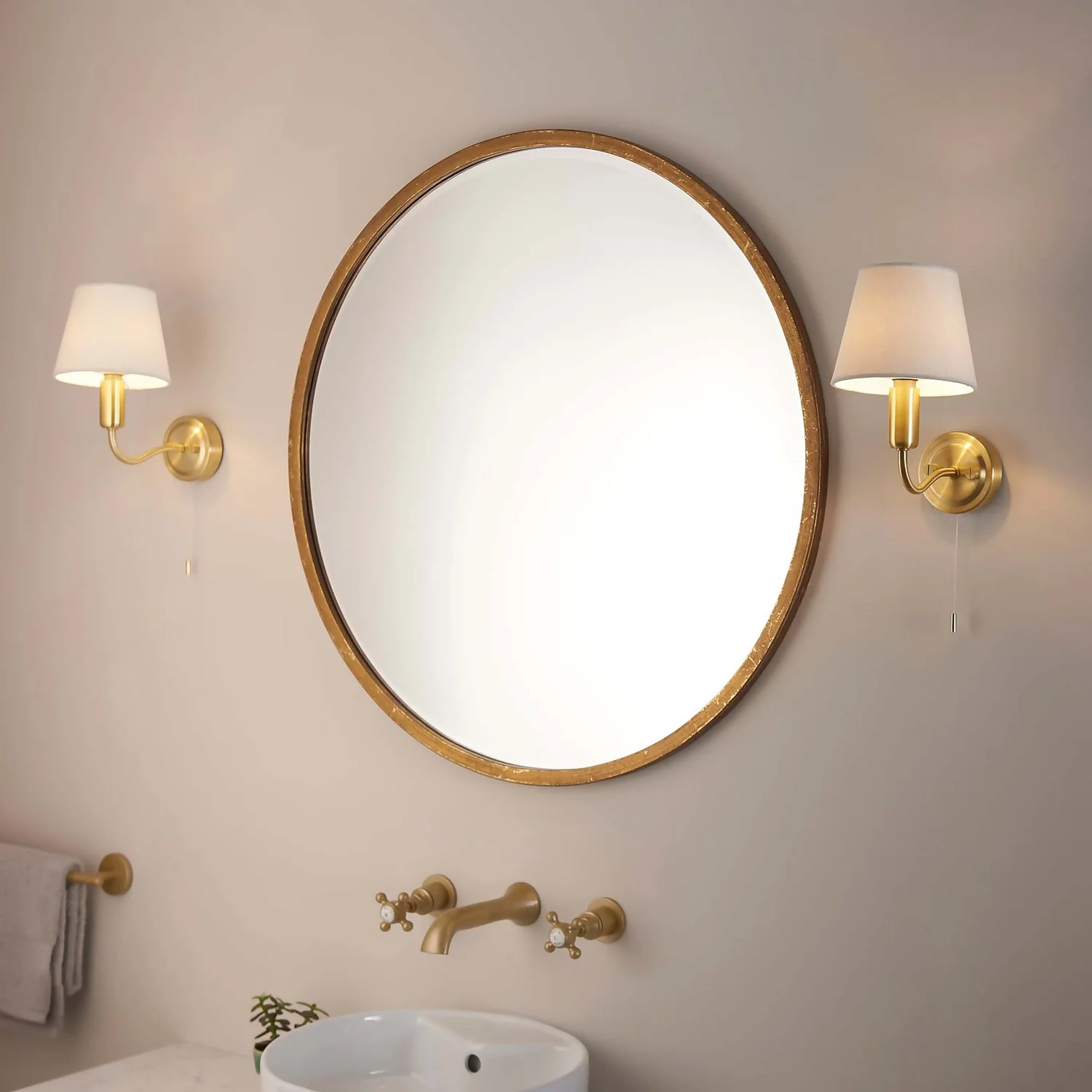 Naim Bathroom Wall Light - Brass Effect 5 Naim Bathroom Wall Light - Brass Effect - Image 5